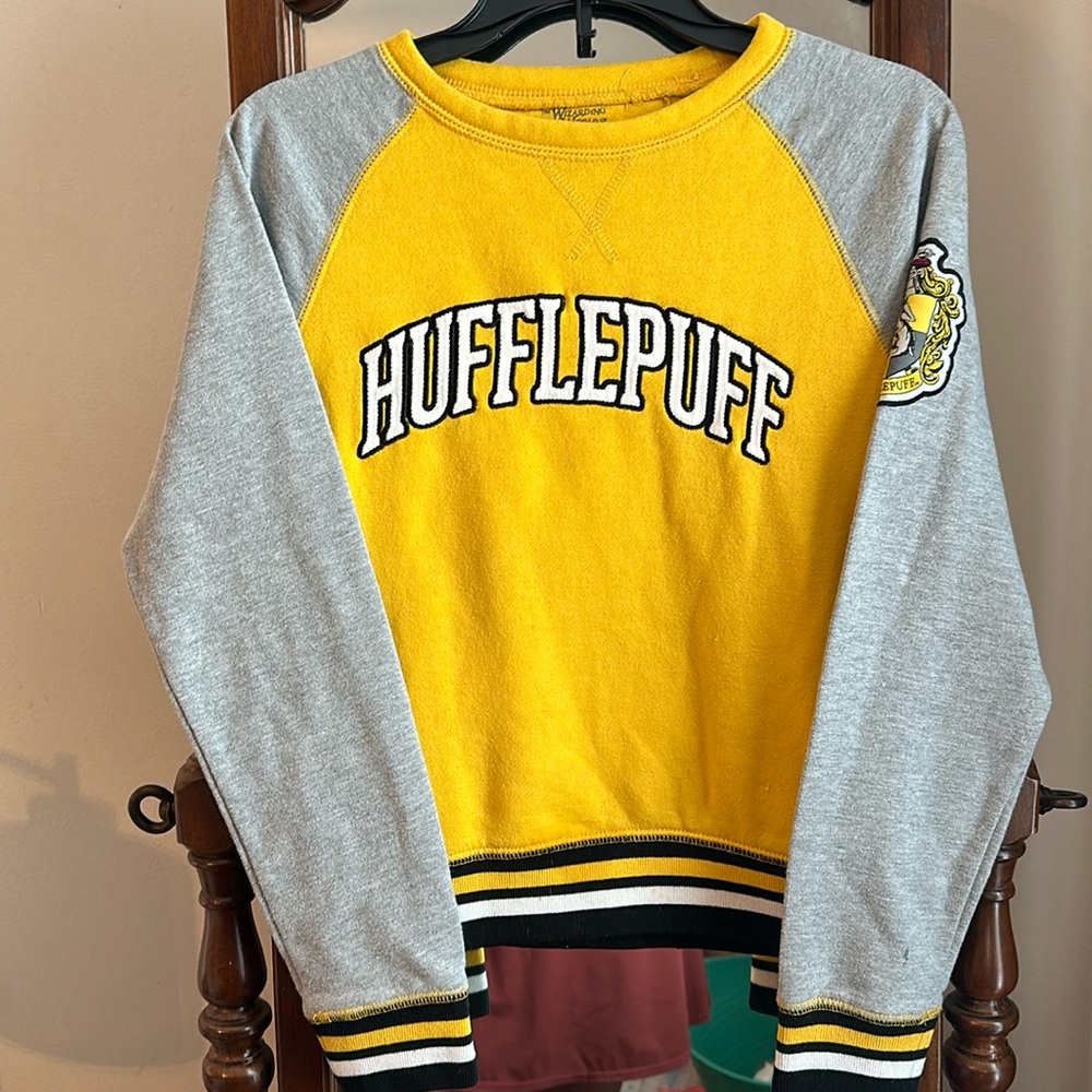 COPY - Hufflepuff Youth Sweatshirt size Small